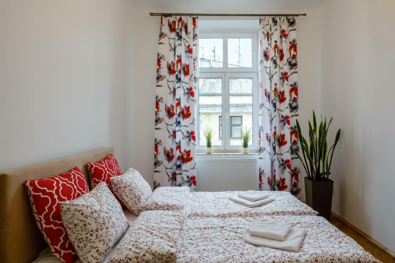 Ok Apartments Old Town Красков Екстериор снимка
